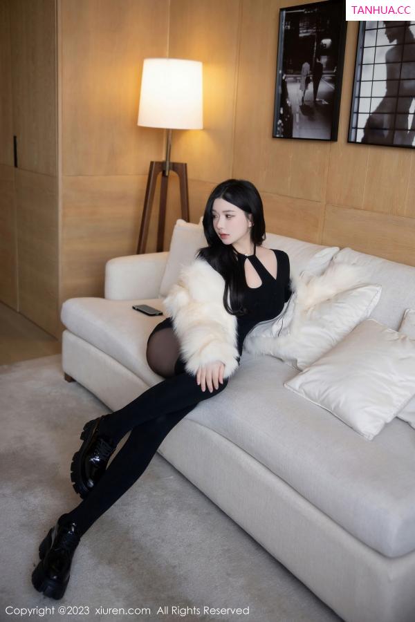   [XiuRen]高清写真图 2023.02.03 No.6212 林珊珊 黑丝美腿第12张图片